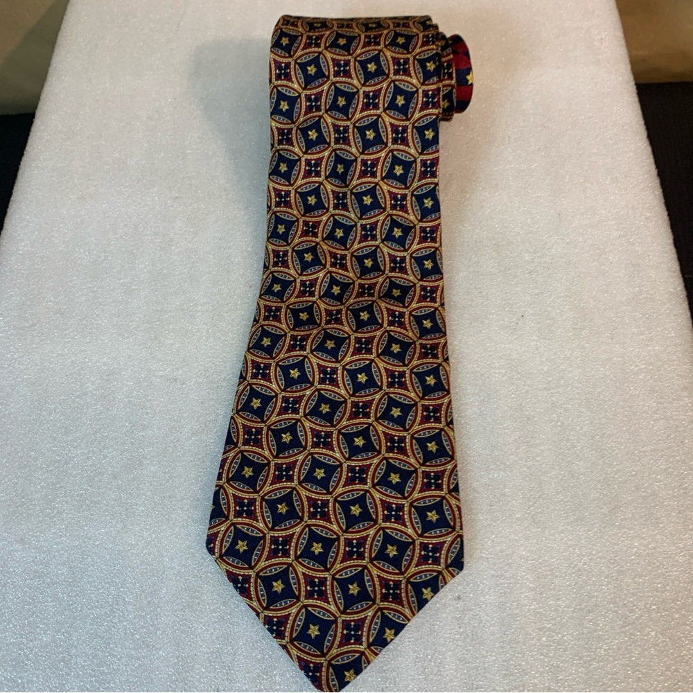 Tommy Hilfiger Stylish Blue and Gold Silk Tie